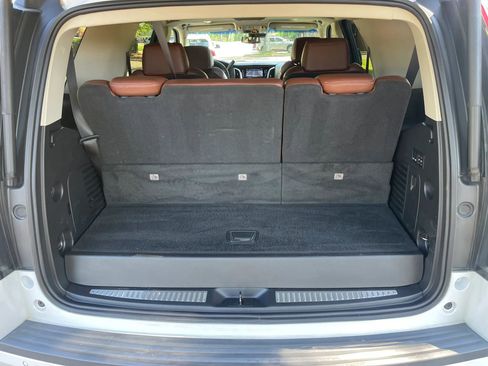 Used 2020 Cadillac Escalade Luxury RWD image 16