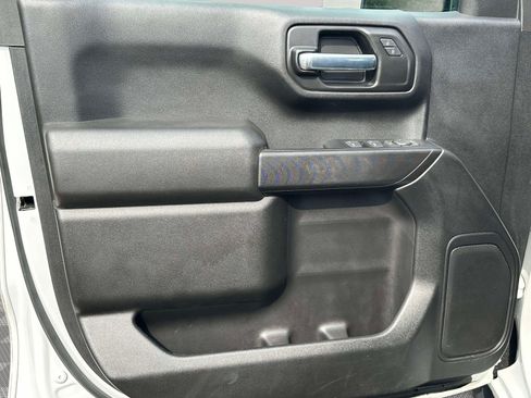 Used 2022 Chevrolet Silverado 1500 Custom w/ Safety Confidence Package AWD/4WD image 18
