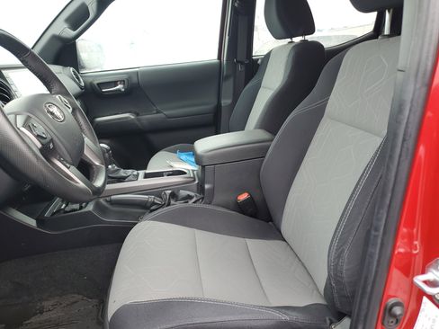 Used 2022 Toyota Tacoma TRD Sport image 13