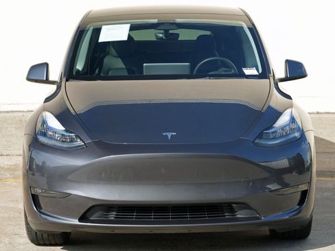 Used 2022 Tesla Model Y Long Range AWD/4WD image 48