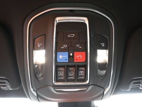 Used 2024 Jeep Wagoneer Series II AWD/4WD image 38