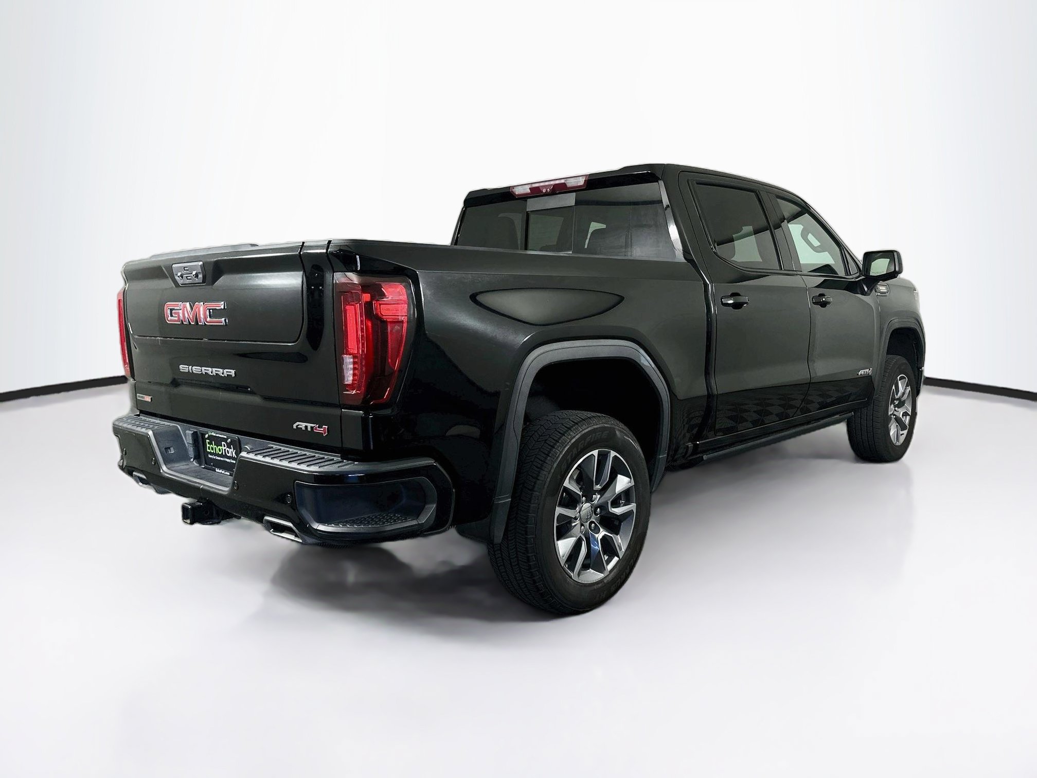 Used 2023 GMC Sierra 1500 AT4 w/ Technology Package AWD/4WD image 9