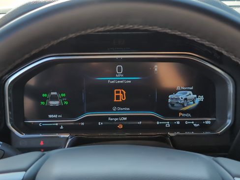 Used 2024 Chevrolet Silverado 2500 LTZ w/ LTZ Convenience Package image 19