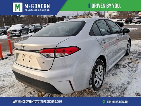 Used 2023 Toyota Corolla LE image 3