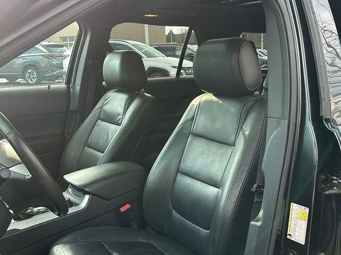 Used 2015 Ford Explorer XLT w/ Equipment Group 202B image 10
