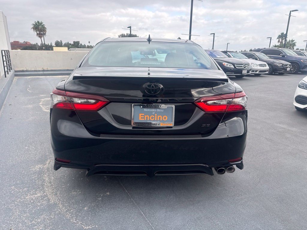 Used 2024 Toyota Camry SE w/ Convenience Package FWD image 6