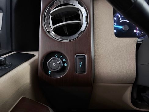 Used 2012 Ford F250 Lariat w/ Chrome Pkg image 21