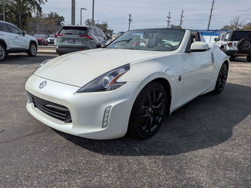 Used 2019 Nissan 370Z Touring image 8