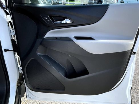 Used 2021 Chevrolet Equinox LS w/ LS Convenience Package FWD image 19