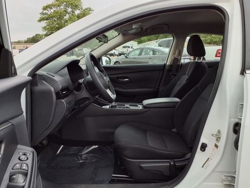 Used 2025 Nissan Sentra SV FWD image 18