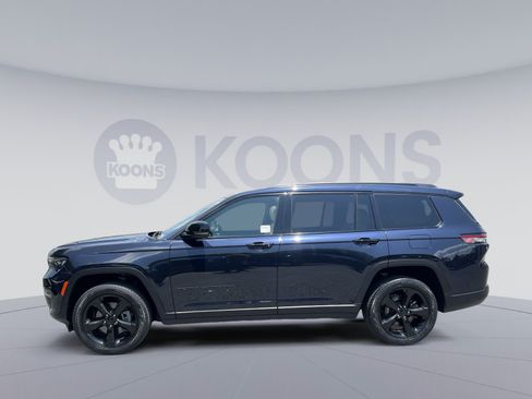 Used 2024 Jeep Grand Cherokee L Limited w/ Black Appearance Package AWD/4WD image 2