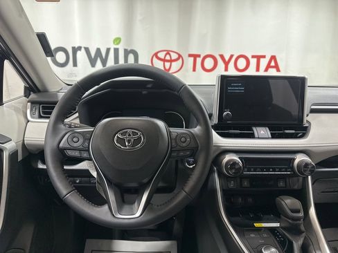 Used 2025 Toyota RAV4 XLE image 18