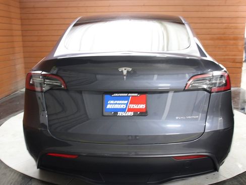 Used 2023 Tesla Model Y Long Range image 2
