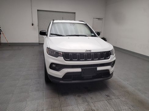 Used 2025 Jeep Compass Latitude w/ Convenience Group AWD/4WD image 14