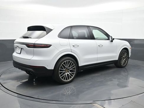Certified 2023 Porsche Cayenne Platinum Edition AWD/4WD image 22