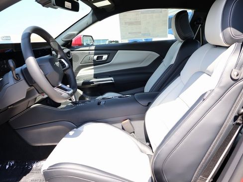 New 2025 Ford Mustang Premium image 18