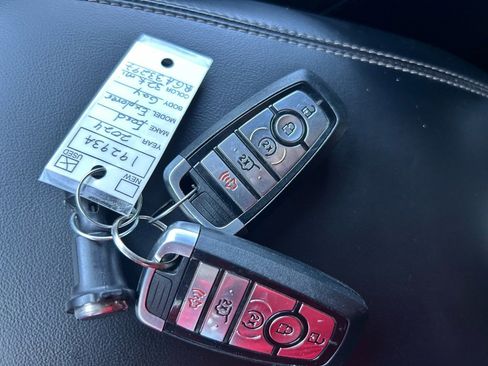 Used 2024 Ford Explorer XLT w/ Equipment Group 202A image 19