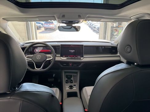 New 2026 Volkswagen Tiguan SE AWD/4WD image 35