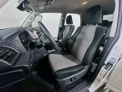 Used 2020 Toyota 4Runner SR5 AWD/4WD image 15