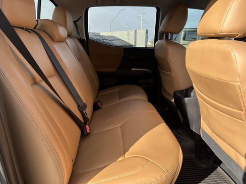 Used 2019 Toyota Tacoma SR5 image 7