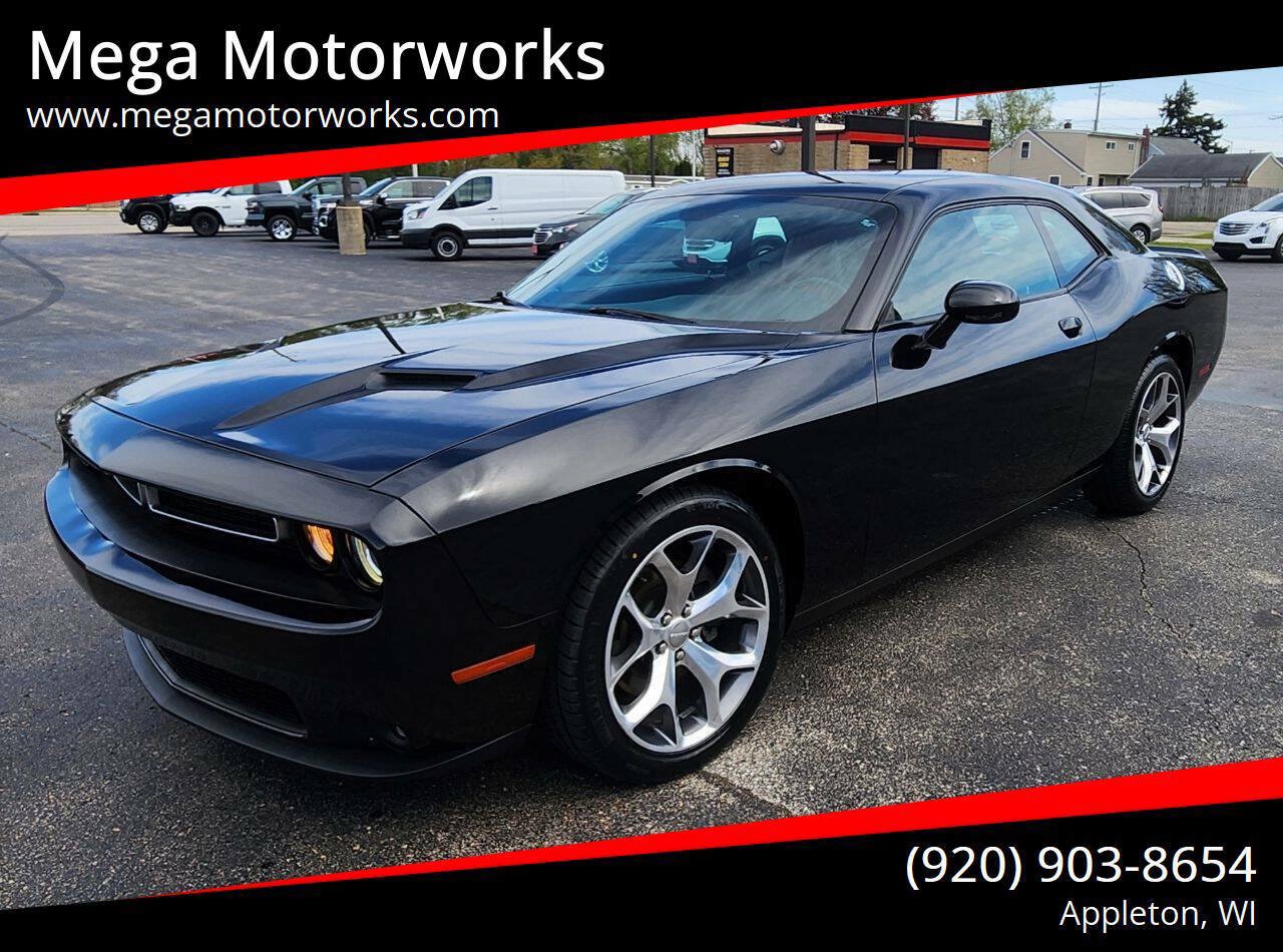 Used 2016 Dodge Challenger SXT Plus RWD image 1