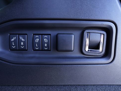 Used 2026 Cadillac Vistiq Sport image 48