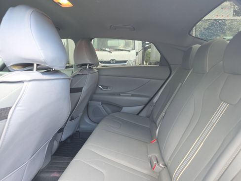 Used 2022 Hyundai Elantra SEL FWD image 13