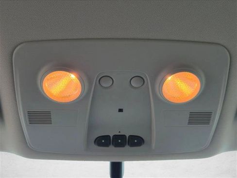 Used 2009 Chevrolet Traverse LTZ FWD image 14