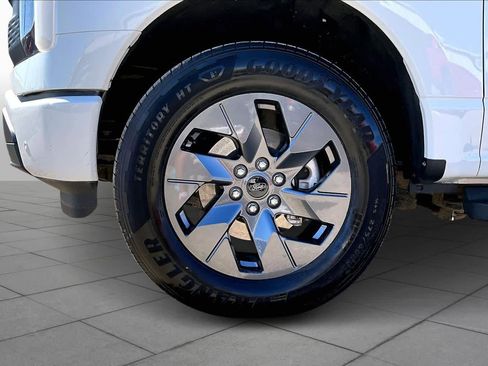 Used 2025 Ford F150 Lightning Flash image 10