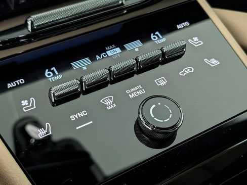 Certified 2026 Porsche Cayenne AWD/4WD image 33