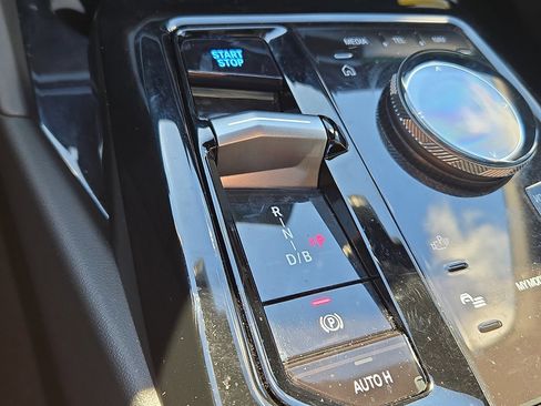 Used 2024 BMW i5 eDrive40i w/ Premium Package image 16