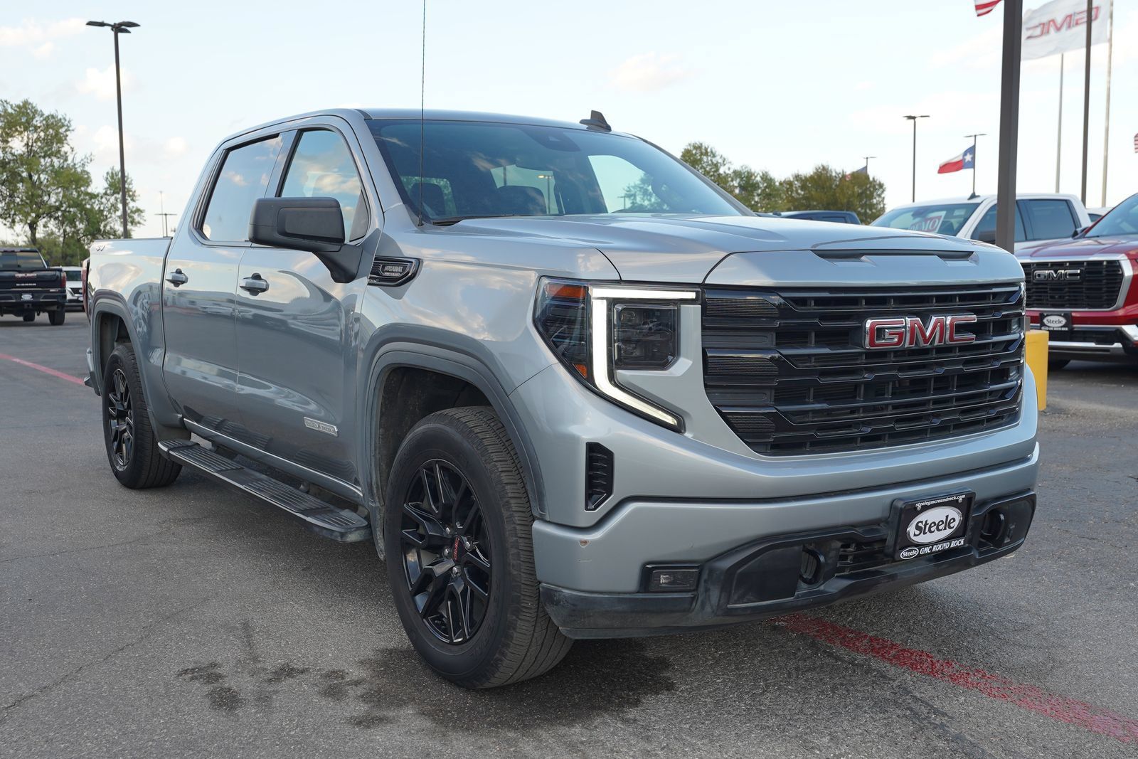 Used 2024 GMC Sierra 1500 Elevation AWD/4WD image 3