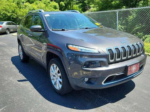 Used 2016 Jeep Cherokee Limited w/ Technology Group AWD/4WD image 8