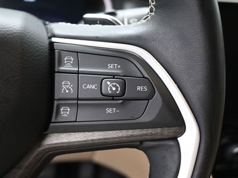 Used 2021 Jeep Grand Cherokee L Limited image 25