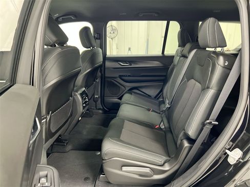 New 2025 Jeep Grand Cherokee L Laredo w/ Luxury Tech Group I image 20