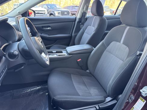 Used 2025 Nissan Sentra SV image 5