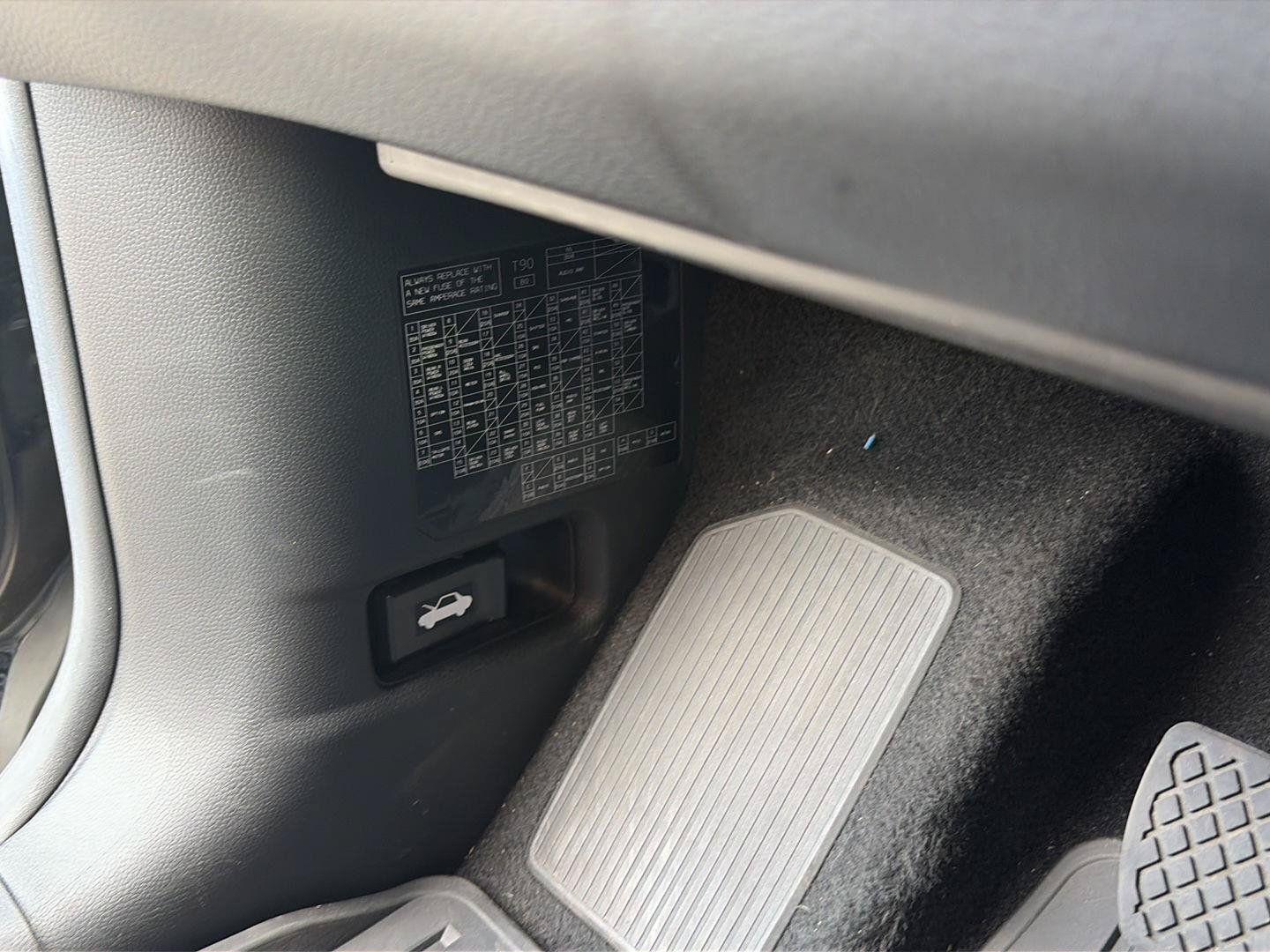 Used 2025 Honda Pilot TrailSport image 9