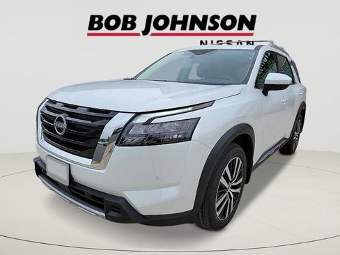 New 2025 Nissan Pathfinder Platinum image 7