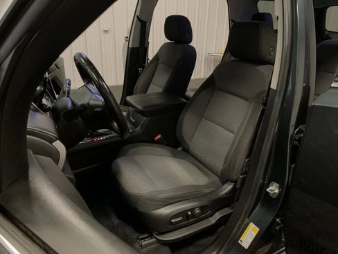 Used 2019 Chevrolet Traverse LT image 41