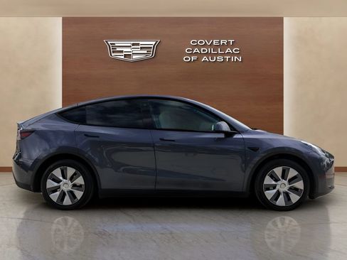 Used 2023 Tesla Model Y AWD image 5