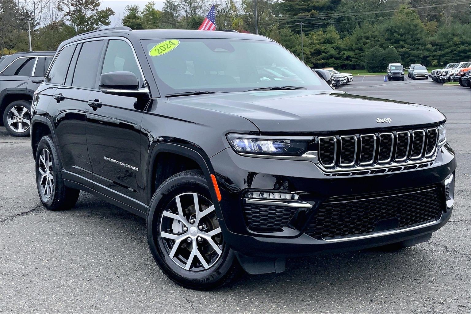 Certified 2024 Jeep Grand Cherokee Limited AWD/4WD image 2