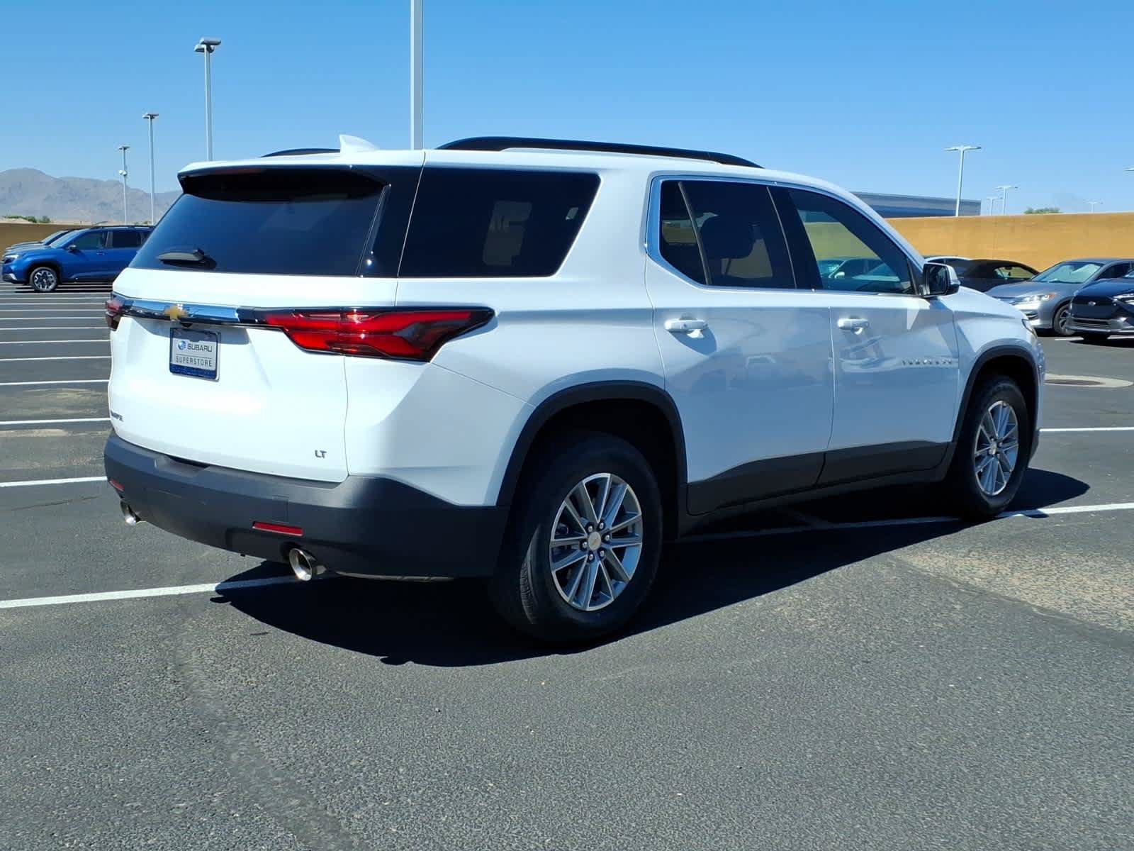 Used 2023 Chevrolet Traverse LT FWD image 4