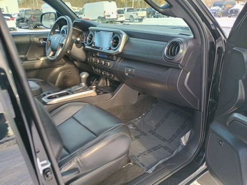 Used 2022 Toyota Tacoma Limited w/ Nightshade Package image 13