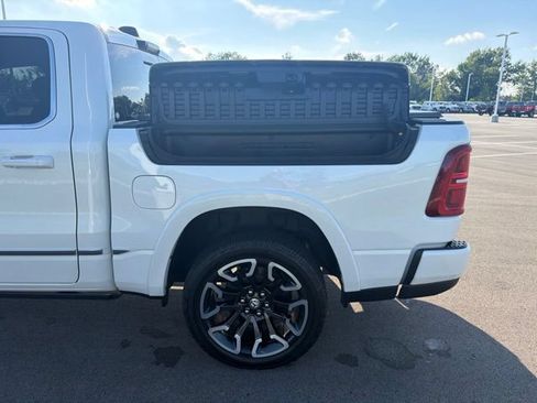 Used 2025 RAM 1500 Limited AWD/4WD image 17
