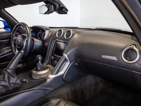 Used 2013 SRT Viper GTS w/ GTS Laguna Interior Pkg RWD image 31