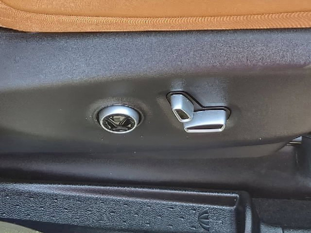 Used 2022 Chrysler Pacifica Pinnacle AWD/4WD image 46