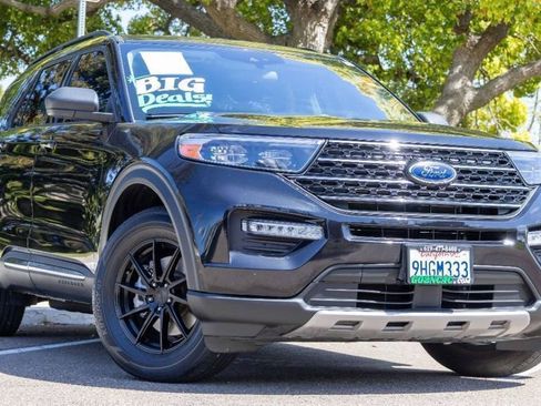 Used 2022 Ford Explorer XLT w/ Equipment Group 202A image 10