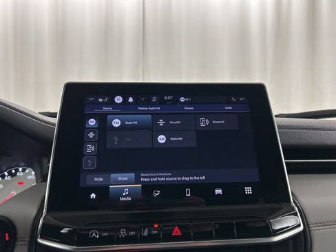 Used 2022 Jeep Compass Limited w/ Sun and Sound Group image 13