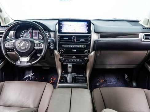 Used 2023 Lexus GX 460 Premium w/ Accessory Package AWD/4WD image 5
