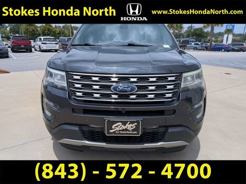 Used 2017 Ford Explorer Limited w/ Equipment Group 301A FWD image 12